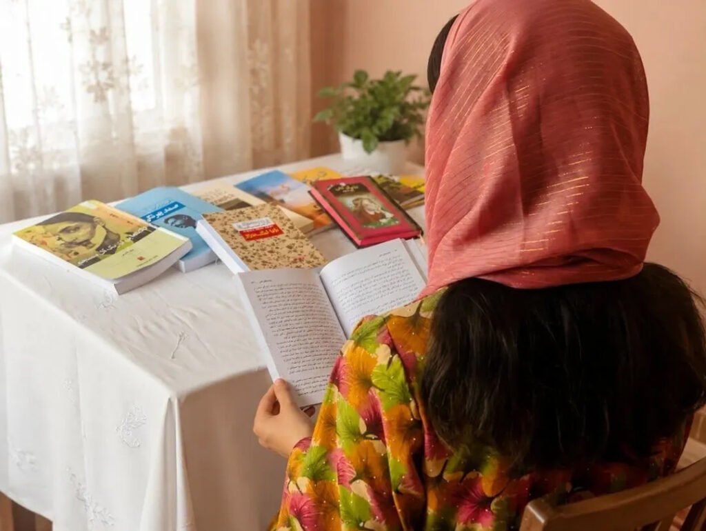 Charmaghz Launches Parkhan Book Clubs for Afghan Girls